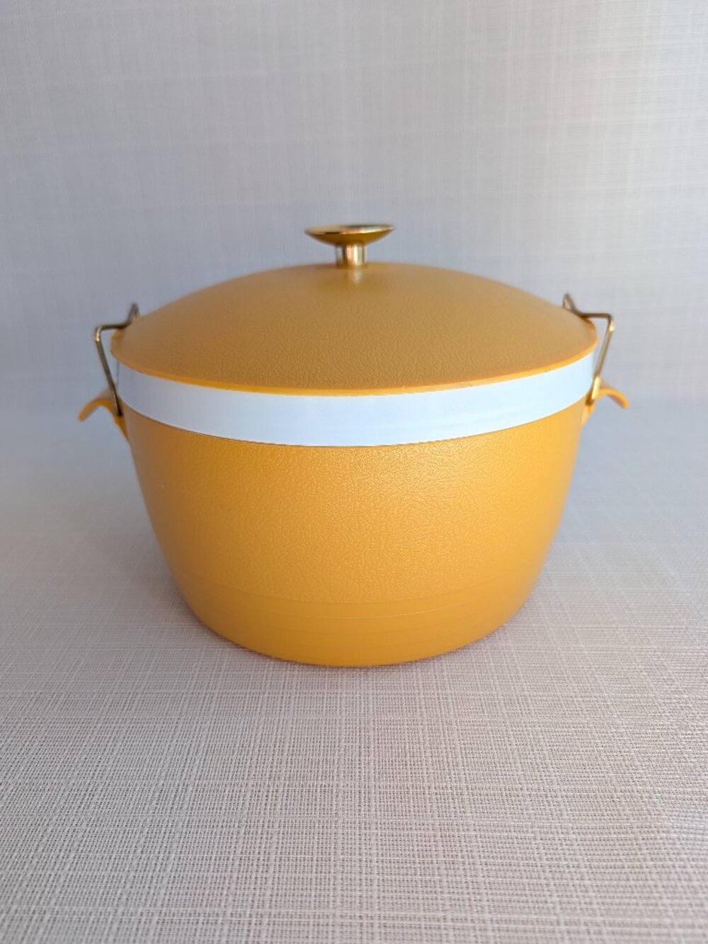 Vintage MCM Harvest Gold SunFrost Thermoware Locking Lid Ice Bucket
